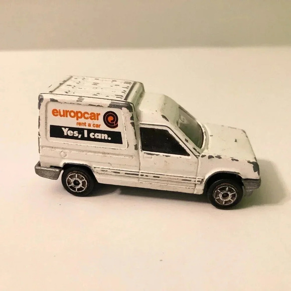 Lot of 4 Majorette Cars Bank Security Jeep Cherokee Renault Express Ambulance - Picture 14 of 16